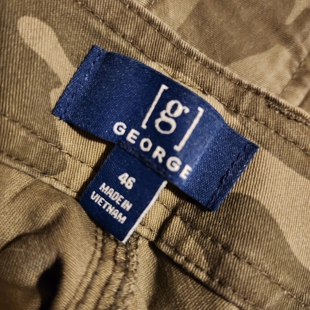 George Camo Camouflage Men's Cargo Shorts Size 46 Everyday Summer Basic EUC - Picture 3 of 5
